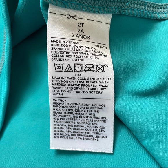 Old Navy Short Sleeve Rashguard 2T - Picture 5 of 5